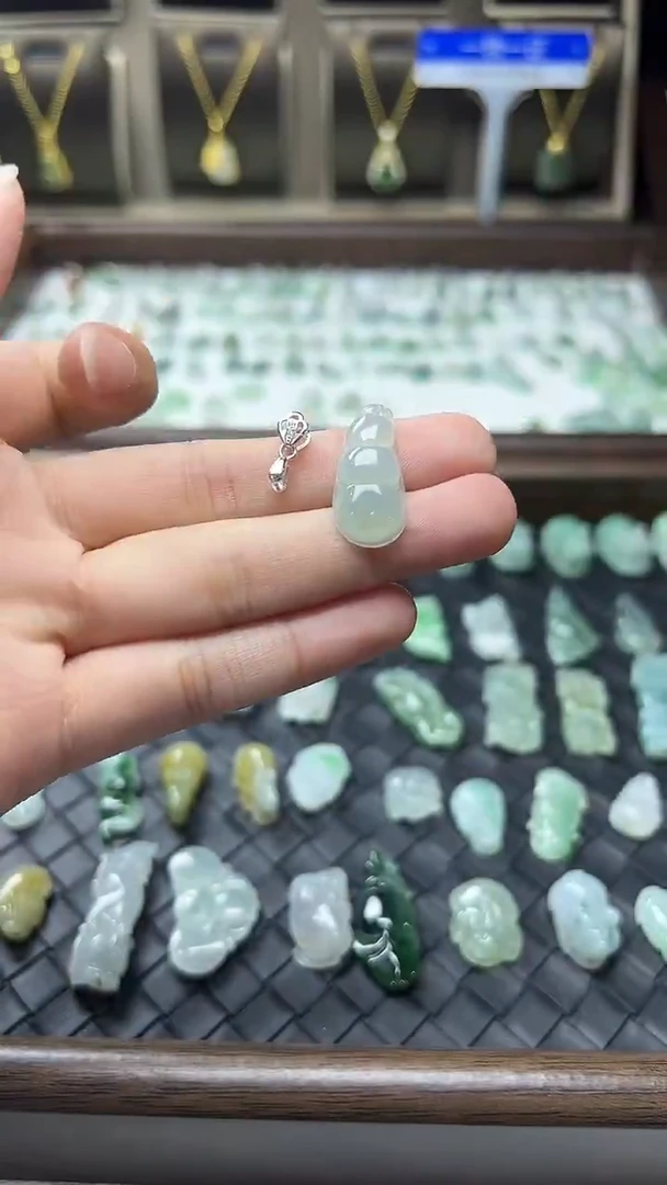 吊坠(不含链)未镶嵌翡翠 吊坠(不含链) 未镶嵌 翡翠