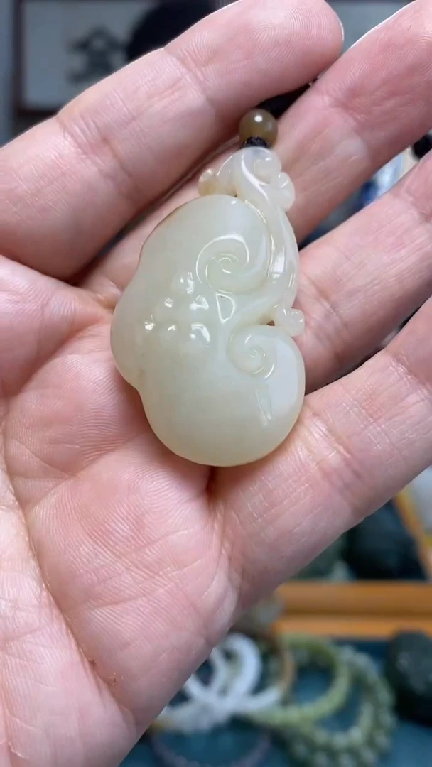 颈饰未镶嵌和田玉75