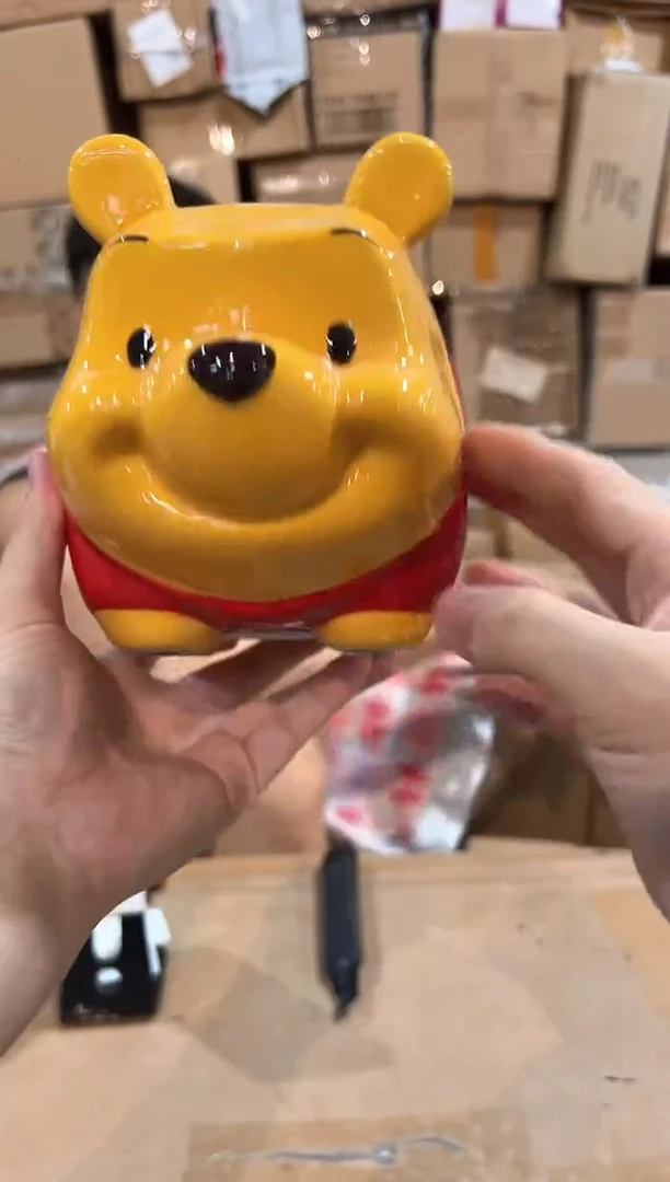 瓷片维尼猪猪钱罐