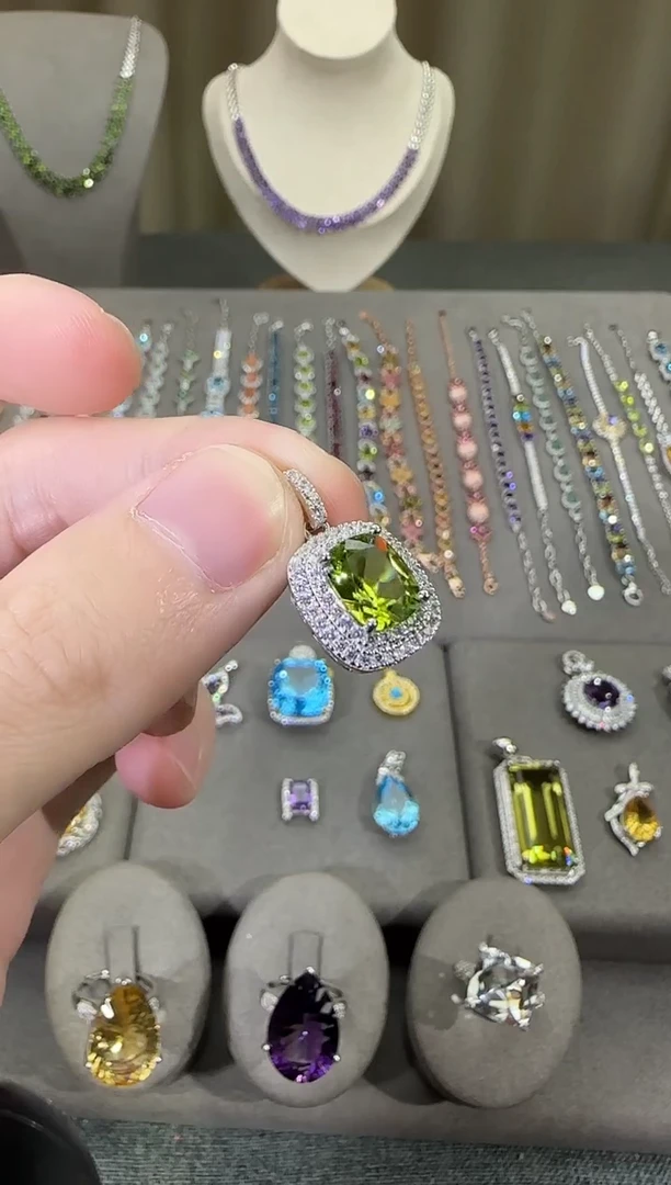 颈饰银S925镶嵌橄榄石9*11mm吊坠简约款