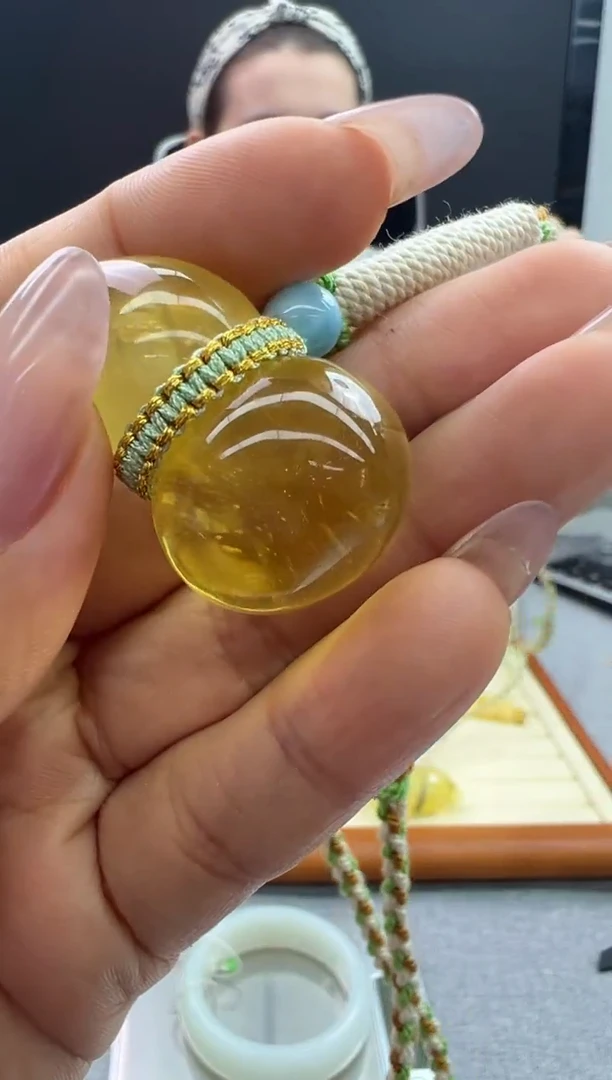 【闪购商品】琥珀颈饰未镶嵌54秒拍号