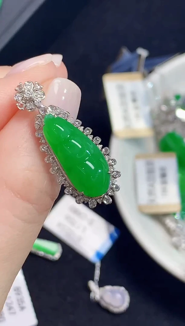 吊坠(不含链)18K金镶嵌翡翠CY多样性发其一