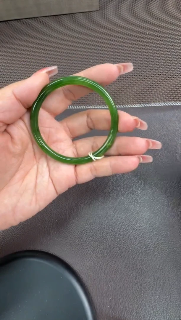 【闪购商品】和田玉手镯未镶嵌58