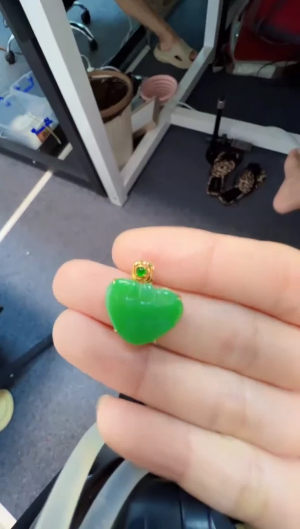 翡翠18K金镶嵌吊坠(不含链)1600