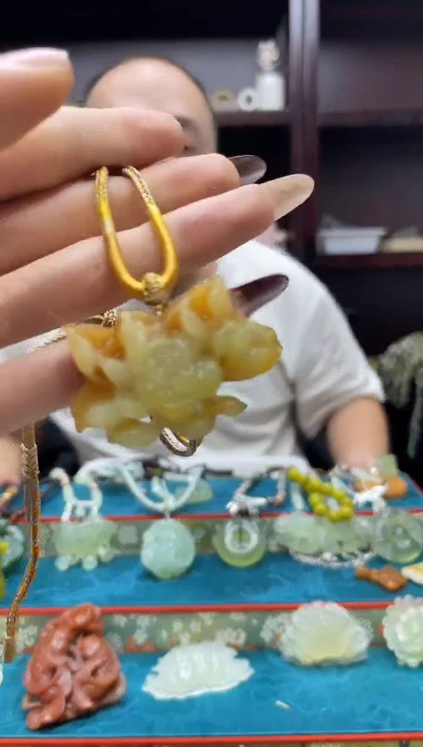 未镶嵌岫玉吊坠·