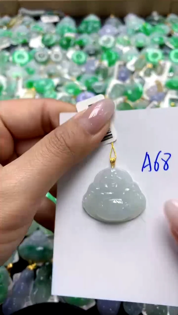 翡翠18K金镶嵌颈饰1111111111111111