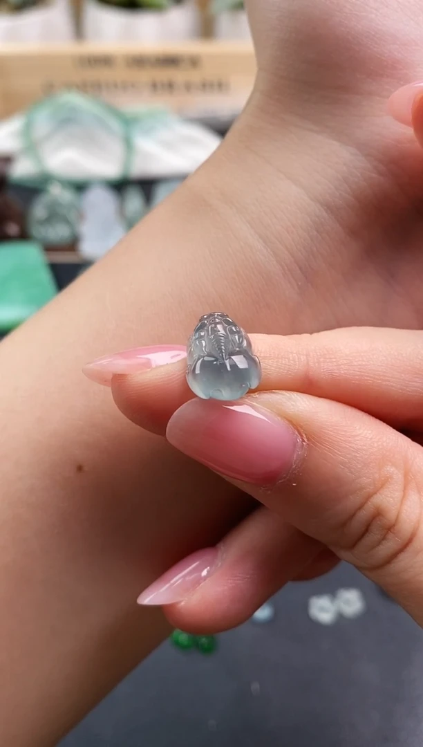 颈饰未镶嵌翡翠貔貅