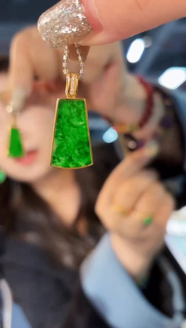 【闪购商品】翡翠吊坠(不含链)银S925镶嵌缅料A货/支持复检/一件