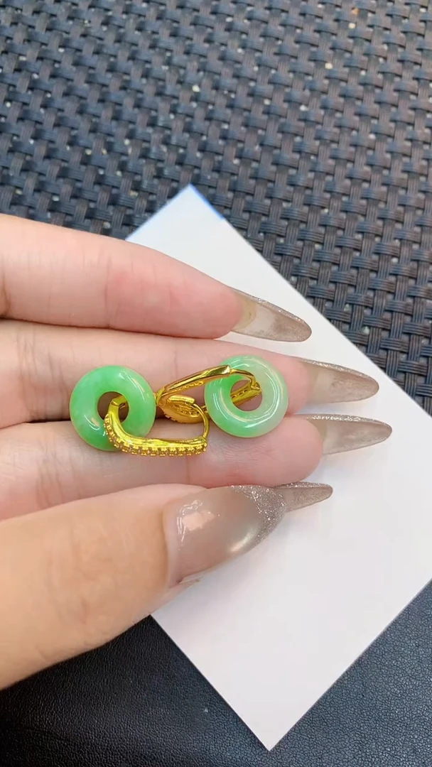 颈饰未镶嵌翡翠1