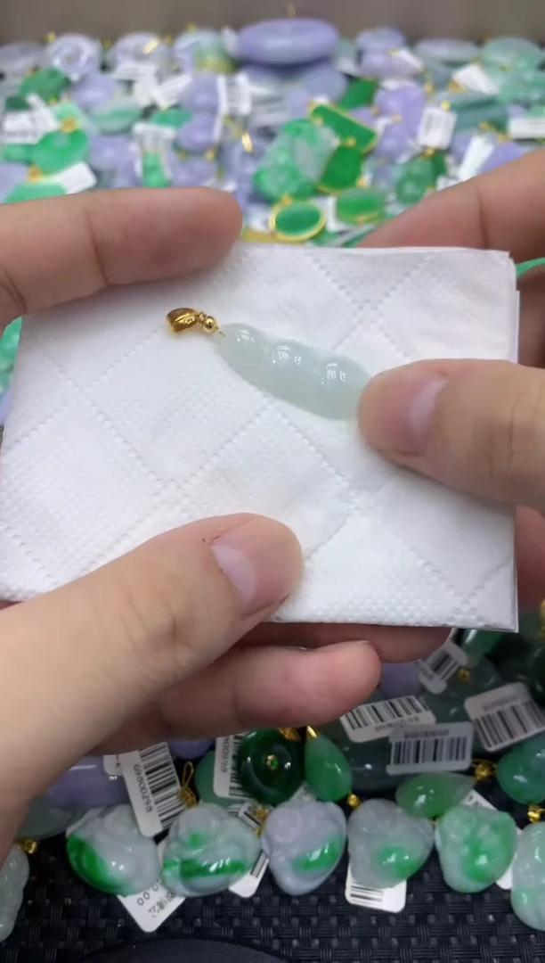 颈饰未镶嵌翡翠天然缅甸翡翠A货