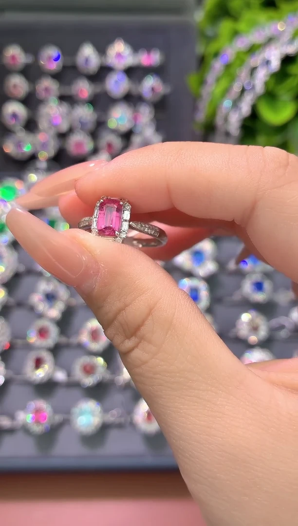 戒指彩色蓝宝石18K金镶嵌-1.08克拉*无烧帕帕拉恰