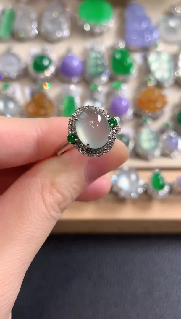 18K金镶嵌戒指翡翠冬日珠宝W7