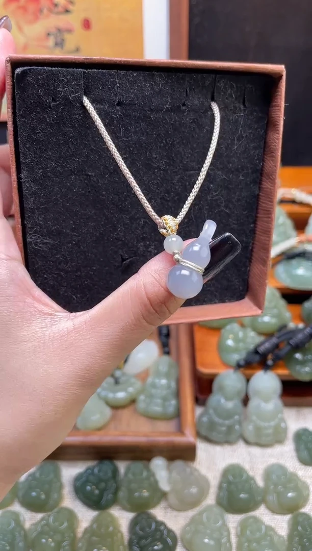 颈饰未镶嵌和田玉紫葫芦