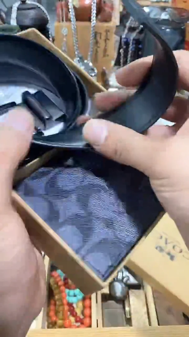 瓷片闪购商品  如图所示