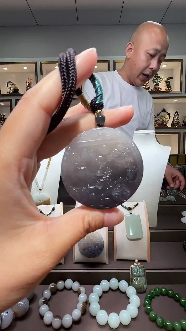 和田玉未镶嵌颈饰苏