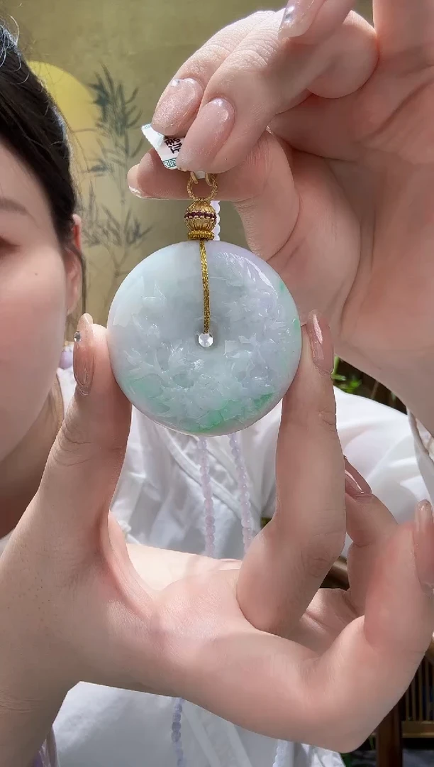 翡翠未镶嵌颈饰吊坠