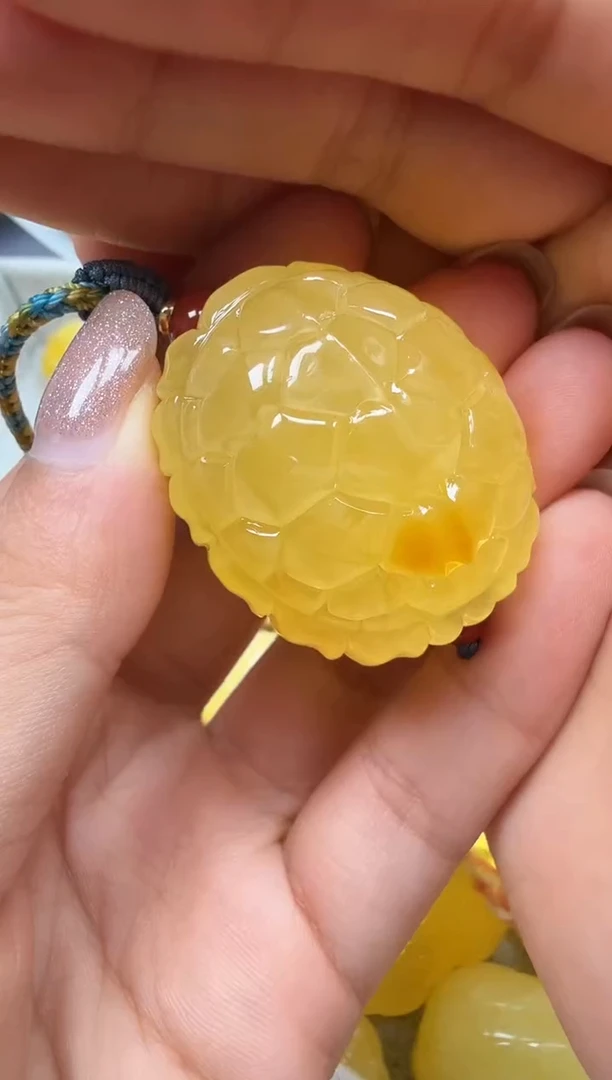 裸石琥珀未镶嵌如图