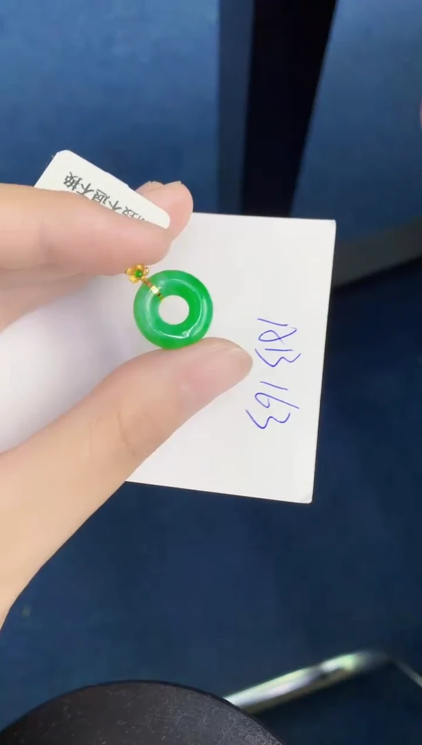 翡翠18K金镶嵌颈饰天然翡翠緬甸A貨