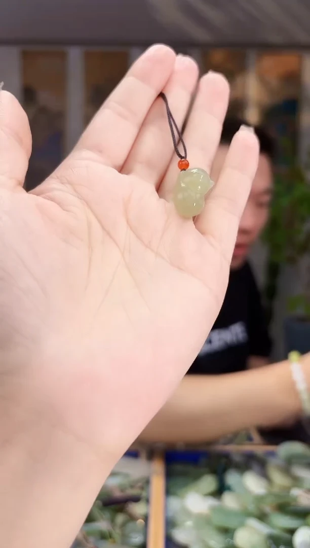 和田玉未镶嵌挂件拍一发一