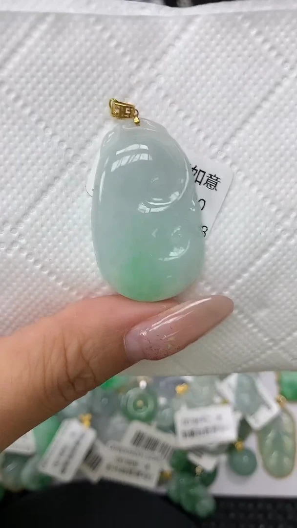 颈饰18K金镶嵌翡翠1111111111