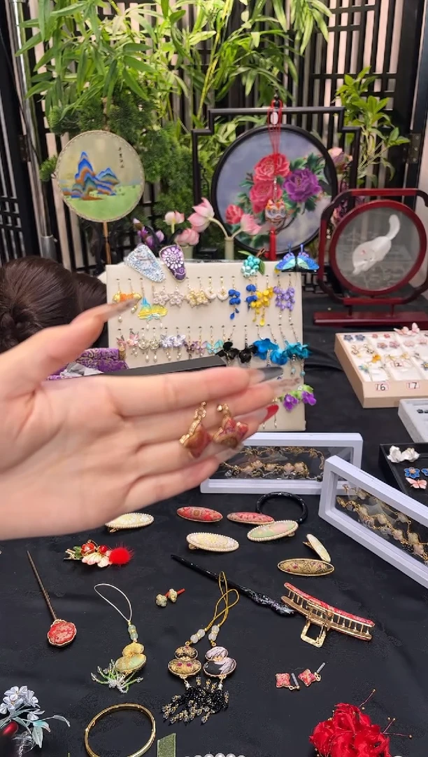 织绣琳**妞非遗苏绣手工饰品