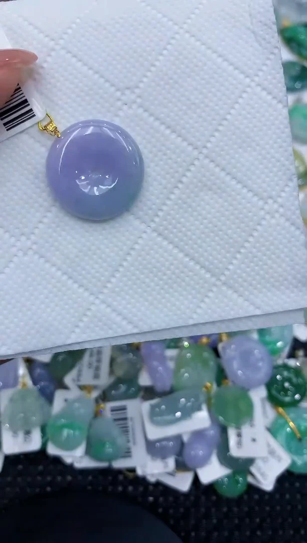 翡翠18K金镶嵌颈饰  111111111111