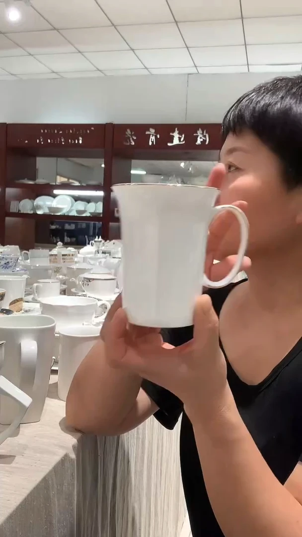2个杯子隆达骨质瓷