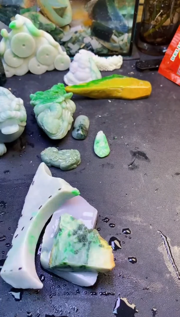 翡翠挂件未镶嵌天然翡翠065