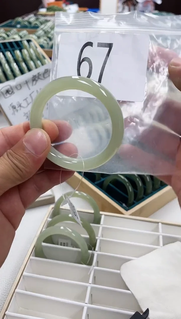 和田玉手镯未镶嵌和田玉手镯53 圈67 号