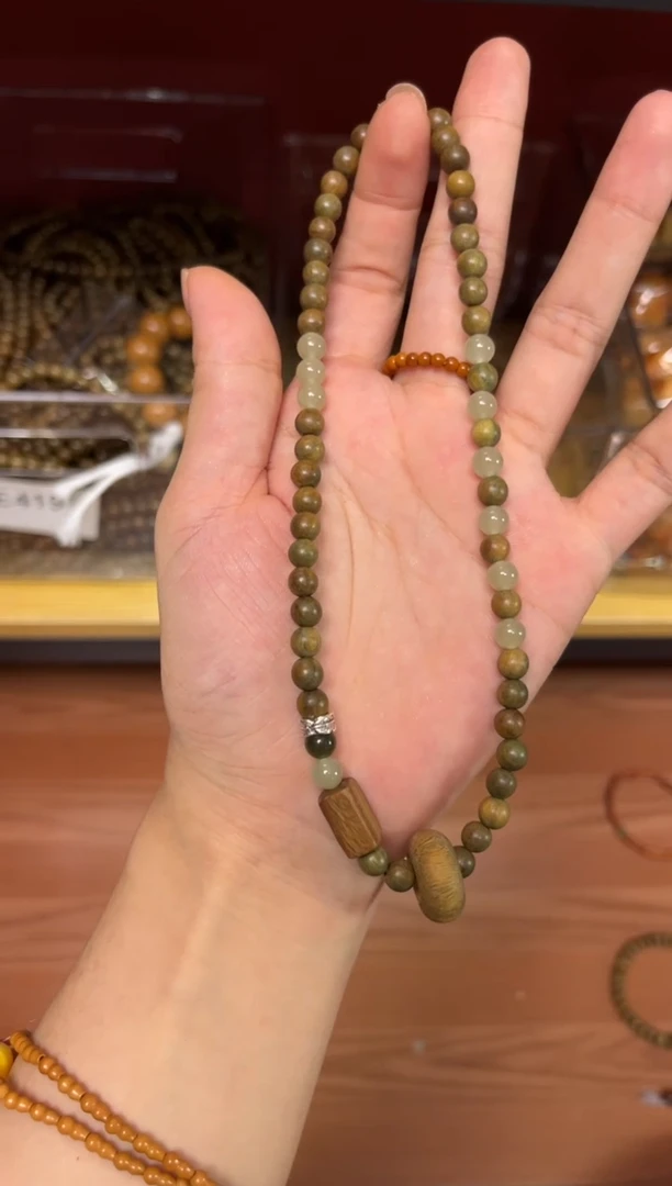 和田玉未镶嵌颈饰020-绿檀-和田-八宝粥