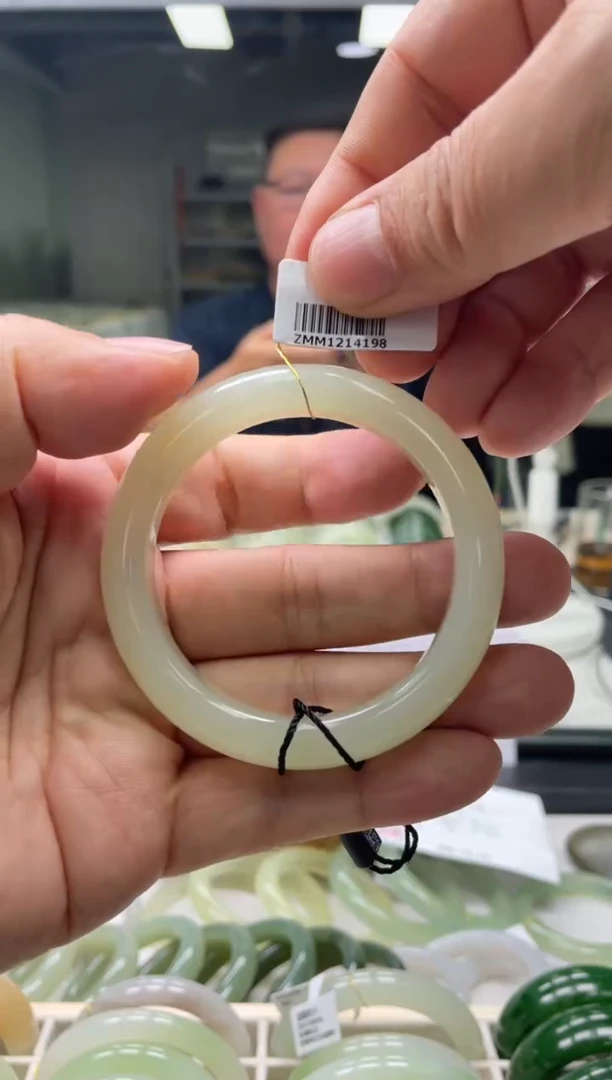 【闪购商品】和田玉手镯未镶嵌编码4198 圈口54-55