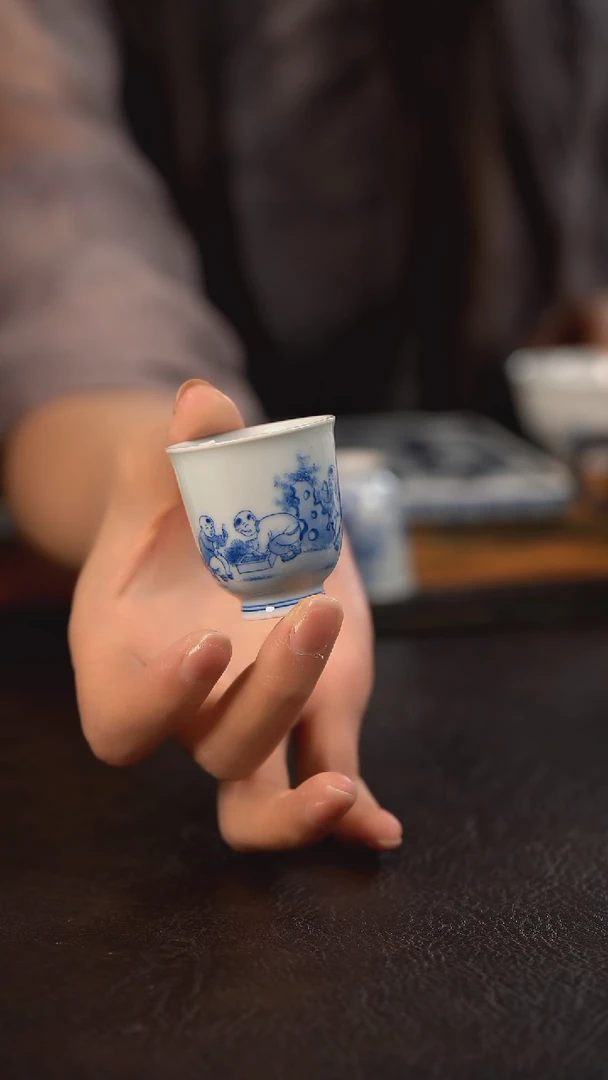 聚澜堂童子挑火柴小闻香杯