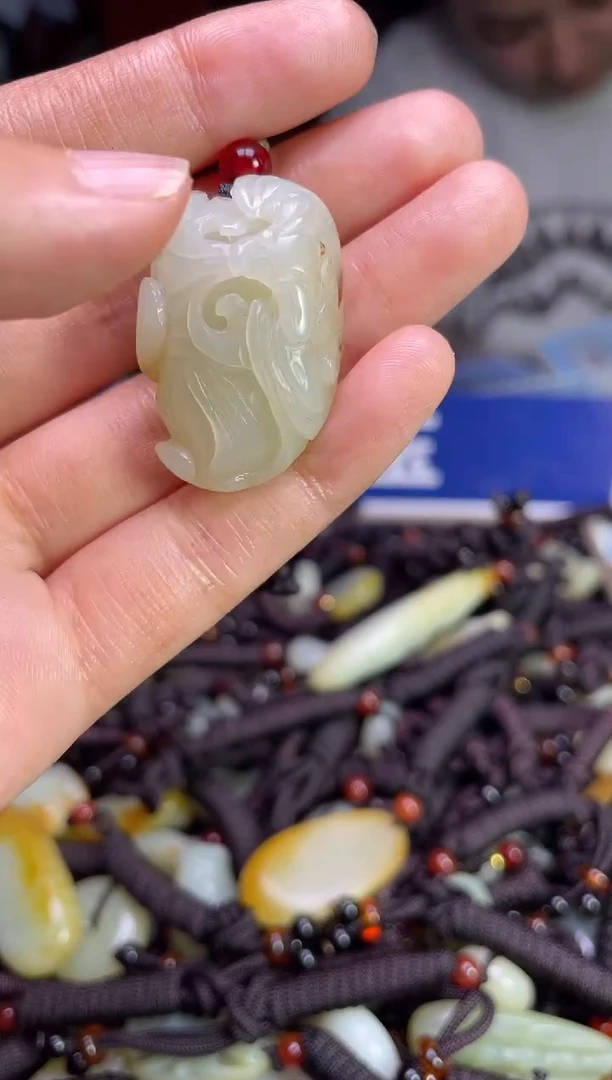 未镶嵌和田玉挂件1