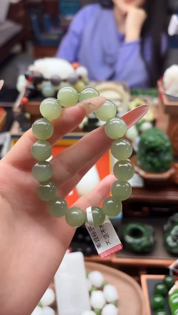 未镶嵌手串和田玉董小姐推荐 多样性发货 拍一发一cq12