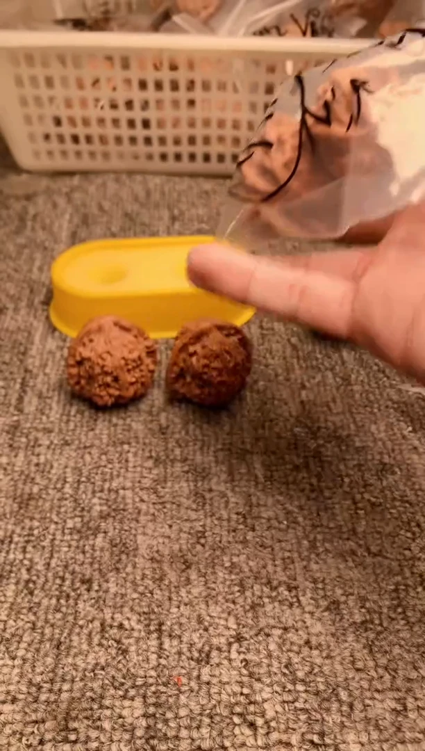 文玩核桃吊坠金牛