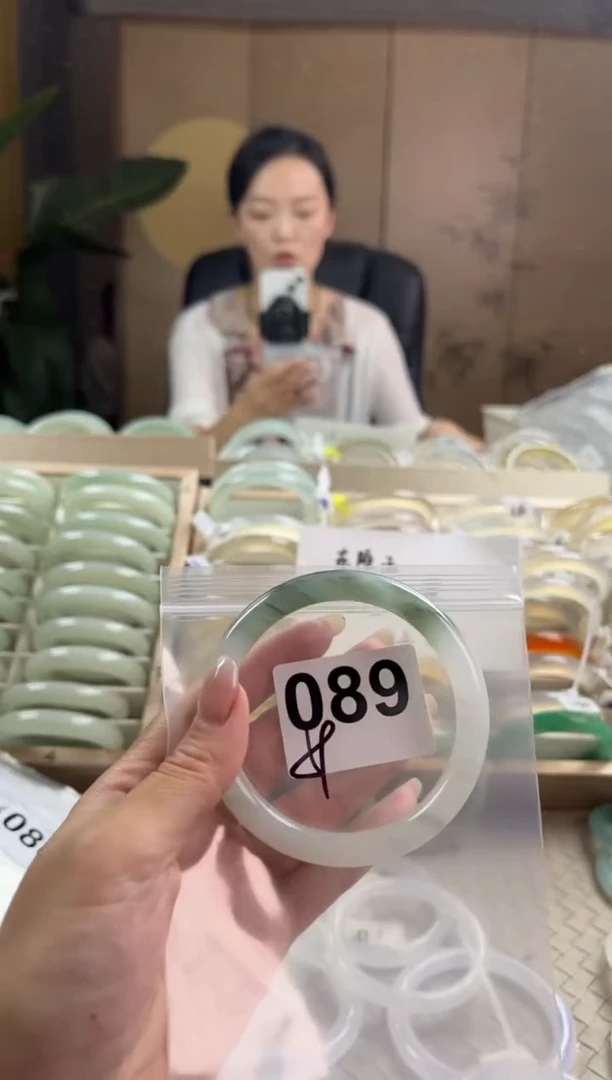 手镯玛瑙/玉髓未镶嵌天山翠默认微抠089