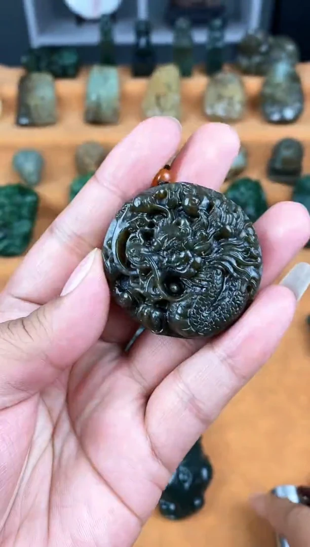 颈饰未镶嵌和田玉1