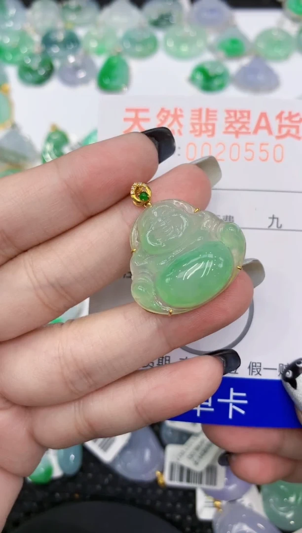 翡翠18K金镶嵌颈饰111111111111