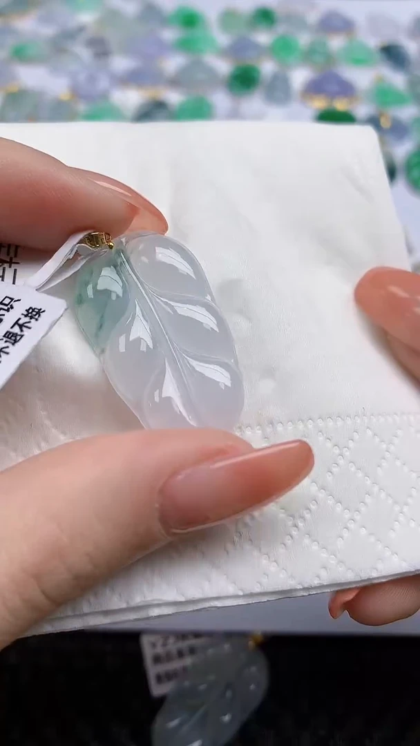 【闪购商品】翡翠颈饰18K金镶嵌天然翡翠A货