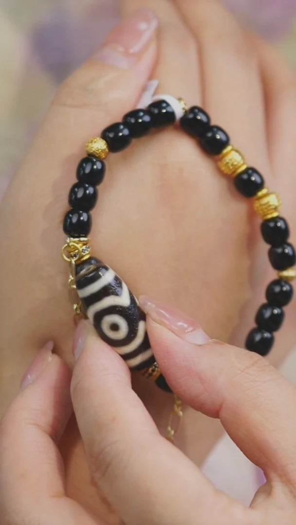 未镶嵌颈饰玛瑙/玉髓（覆膜）多样性发其一 熊猫3手串