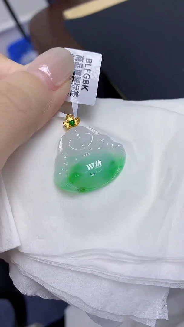 翡翠18K金镶嵌颈饰天然缅甸翡翠A货