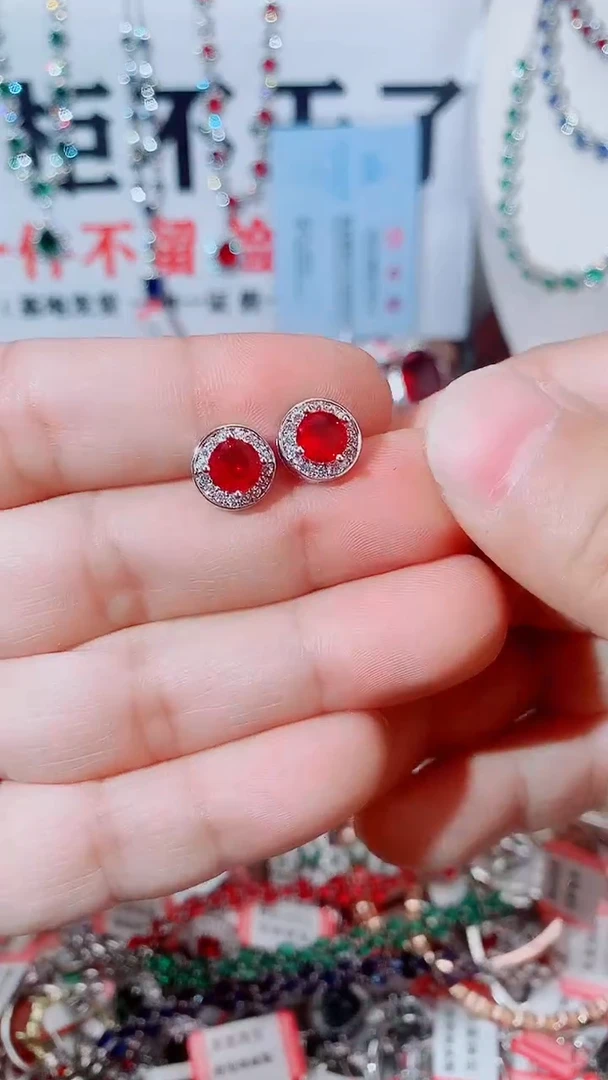 未镶嵌耳饰红宝石