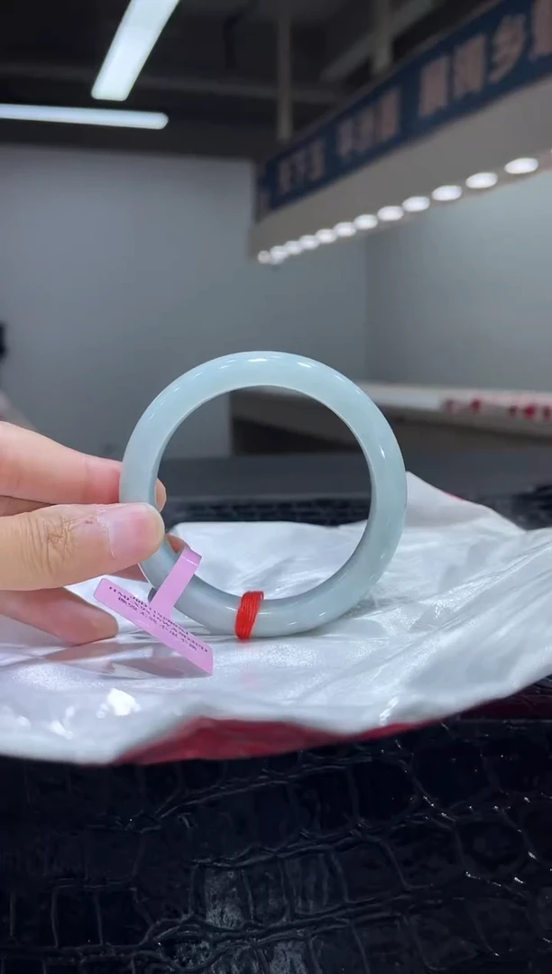 未镶嵌手镯翡翠5