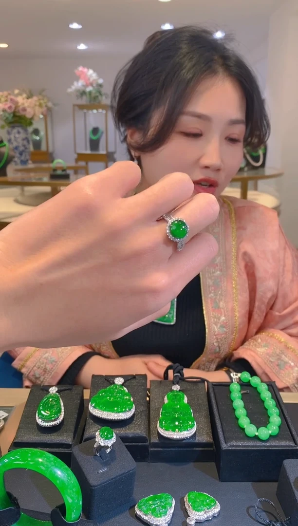 银S925镶嵌戒指翡翠天然翡翠a货多样性发