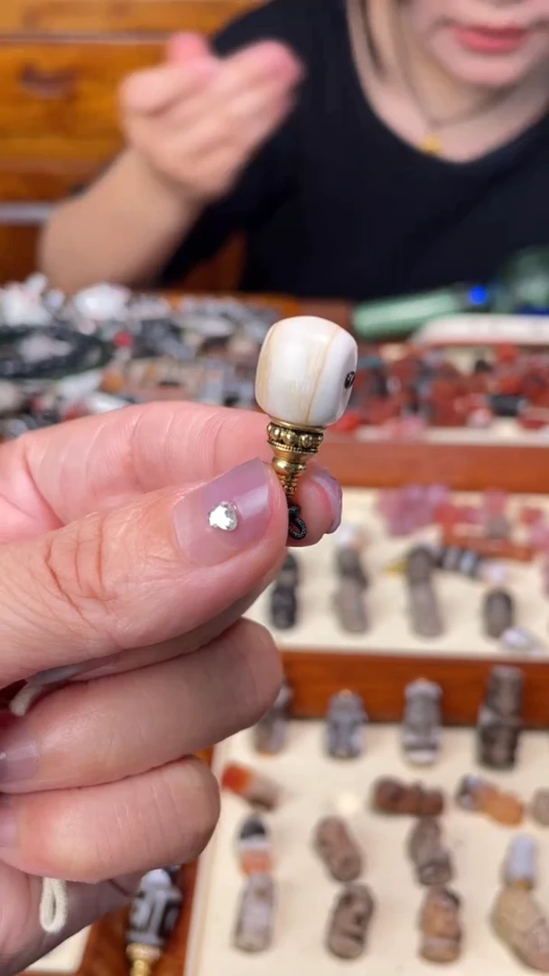 玛瑙/玉髓颈饰未镶嵌92精工熔岩分体三通