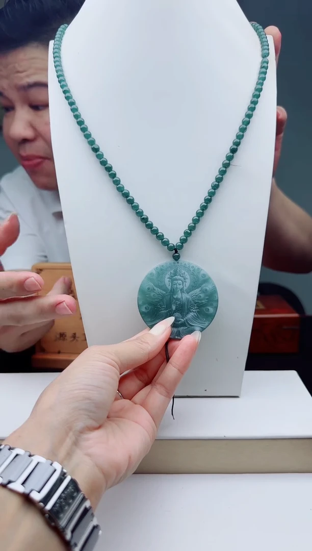 颈饰未镶嵌翡翠多样性发其一