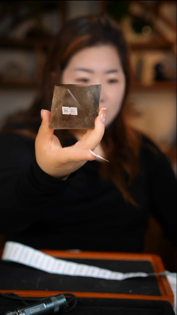 未镶嵌珠宝半成品水晶茶水晶金字塔D513