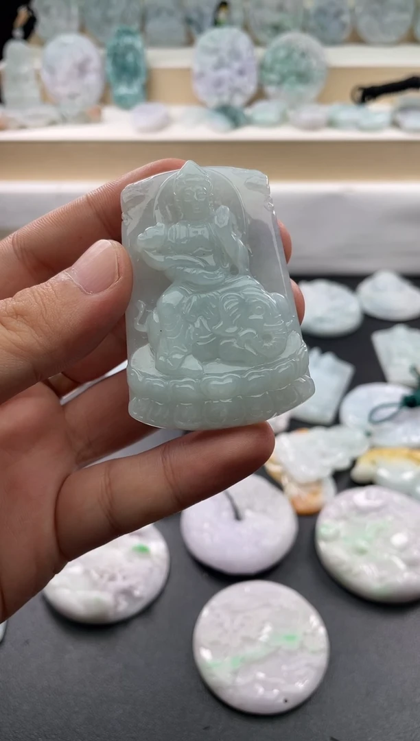 颈饰未镶嵌翡翠?*奕25/10/29/2222