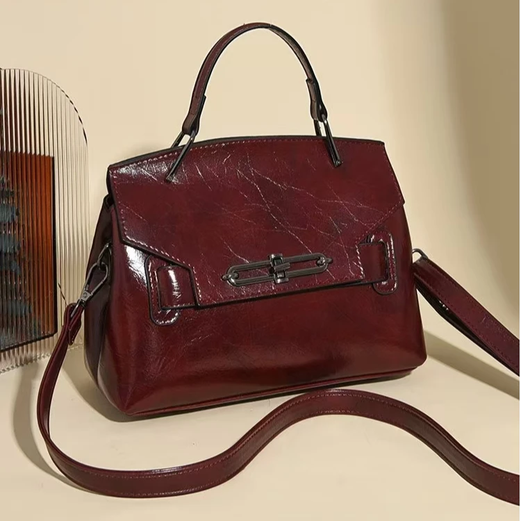 2202 酒红 （长23厘米高15厘米）时尚百搭包包（无礼盒）