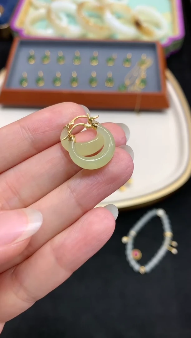 【闪购商品】和田玉耳饰18K金镶嵌W386|780